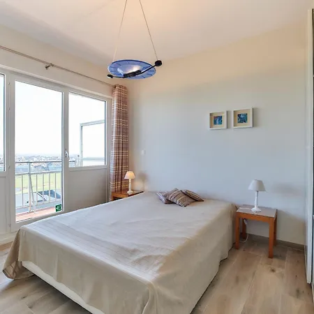 Lecomte - Sky & Sea Loft 208 *