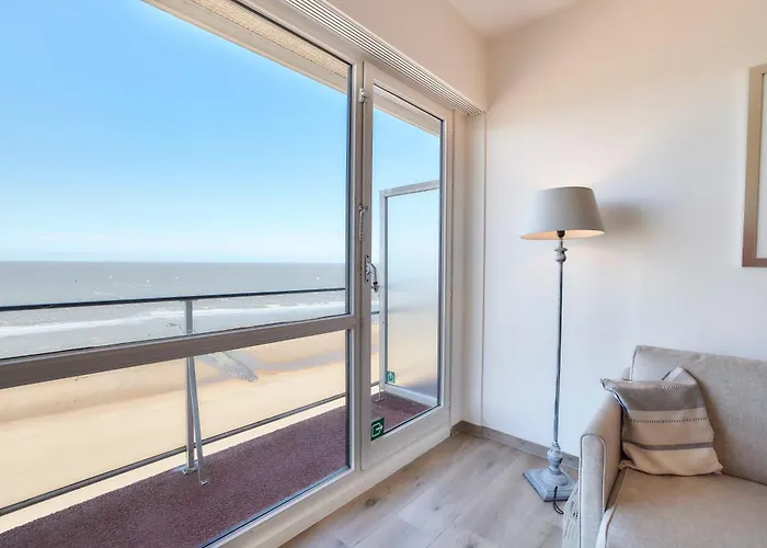 Lecomte - Sky & Sea Loft 208 Apartment