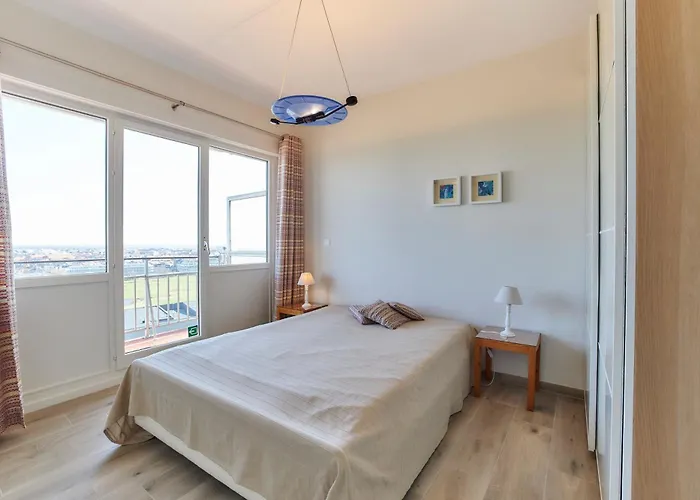 Lecomte - Sky & Sea Loft 208 *
